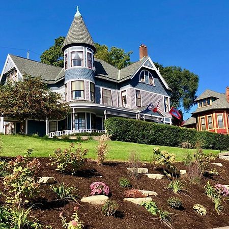 The Hancock House Bed & Breakfast Inn 더뷰크 외부 사진