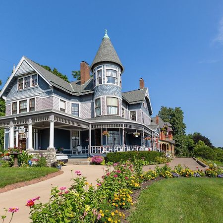 The Hancock House Bed & Breakfast Inn 더뷰크 외부 사진
