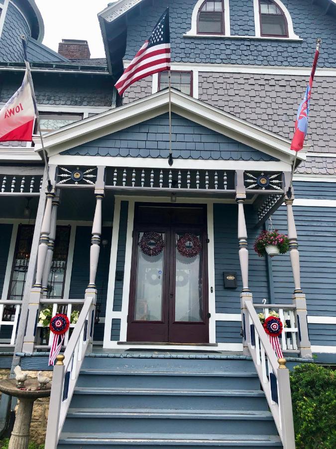The Hancock House Bed & Breakfast Inn 더뷰크 외부 사진