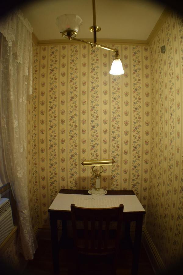 The Hancock House Bed & Breakfast Inn 더뷰크 외부 사진